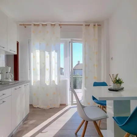 Ester * Novigrad Istria