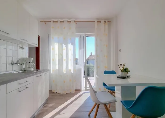 Ester * Novigrad Istria