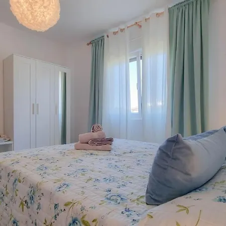 Ester Apartment