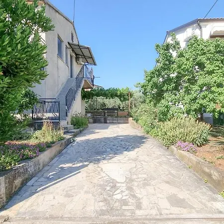 Ester Apartment