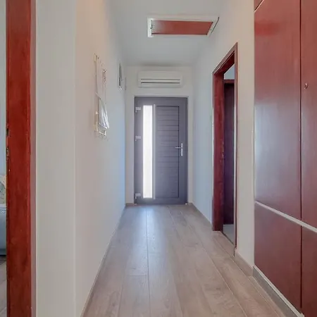 Ester Apartment *